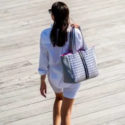 Amelia Tote - Silver -goneforarun Sales 2023 FLYTE 04 SILVER LIFESTYLE 1