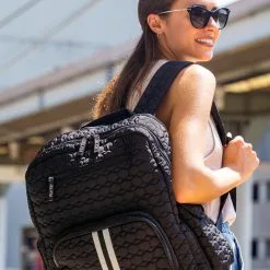 Isabella Backpack - Black -goneforarun Sales 2023 FLYTE 07 BLACK LIFESTYLE 2