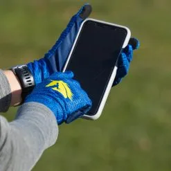 Performance Gloves - Run Boston -goneforarun Sales 2023 tr 44428 P LIFESTYLE 4