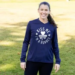 Women's Long Sleeve Tech Tee - Kiss Me I Am A Runner Shamrock -goneforarun Sales 2023 tr 44759 NAVY FEMALE