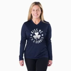 Women's Long Sleeve Tech Tee - Kiss Me I Am A Runner Shamrock -goneforarun Sales 2023 tr 44759 NAVY MODEL
